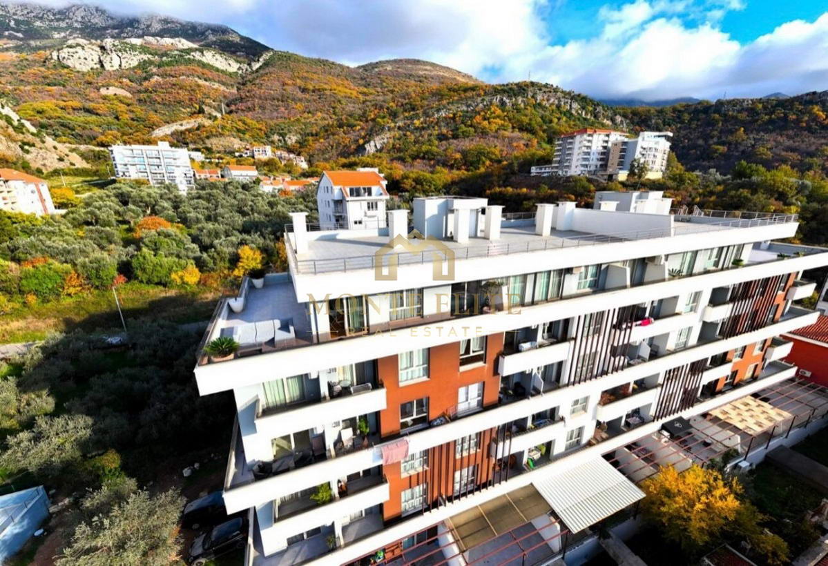 Penthouse sa krovnom terasom 279 m² i garažom – Bečići, Budva